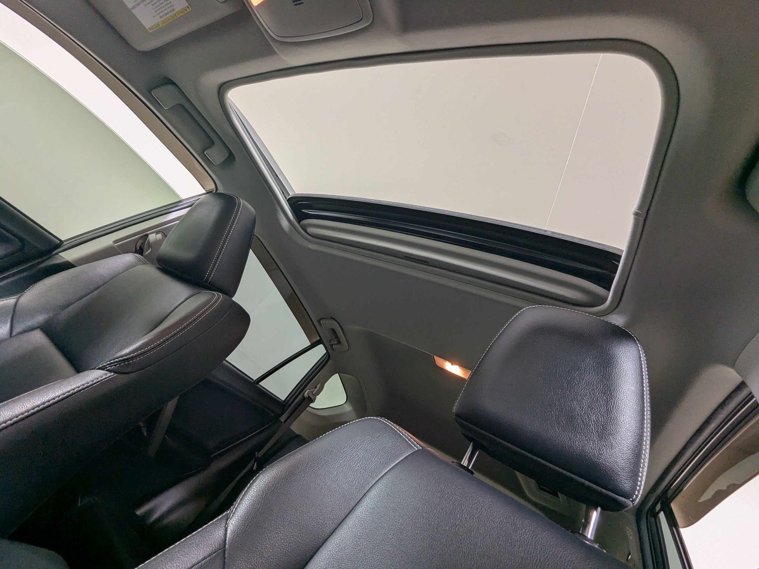 Used 2016 Toyota RAV4 Limited FWD image 22