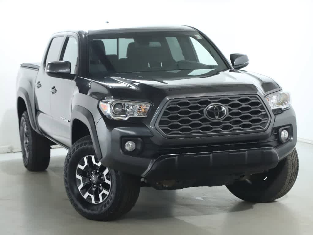 Certified 2022 Toyota Tacoma TRD Off-Road AWD/4WD image 2