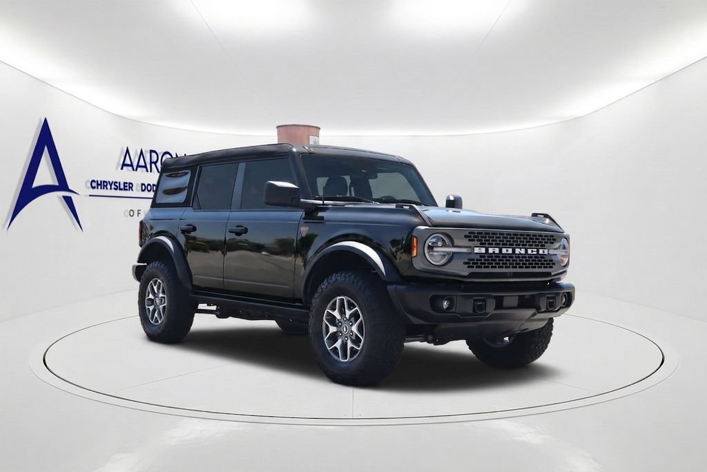 Used 2025 Ford Bronco Badlands AWD/4WD image 3
