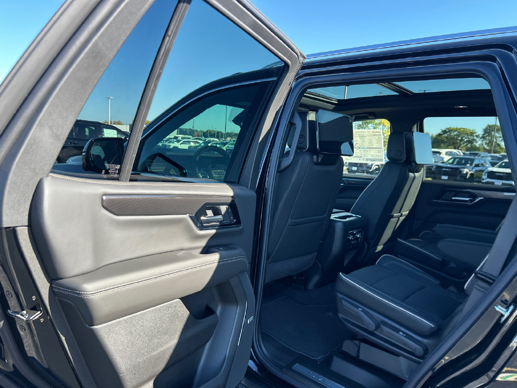 New 2026 GMC Yukon Elevation w/ Elevation Premium Package AWD/4WD image 35