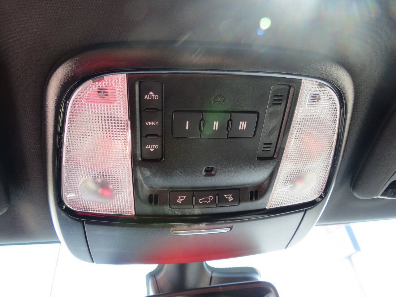 Used 2025 Dodge Durango GT AWD/4WD image 14