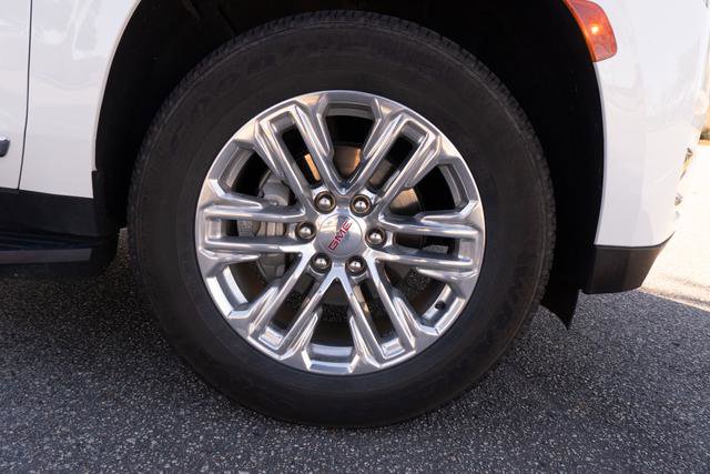 Used 2023 GMC Yukon XL SLT image 41