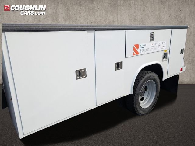 New 2025 Ford F550 4x4 Crew Cab image 11