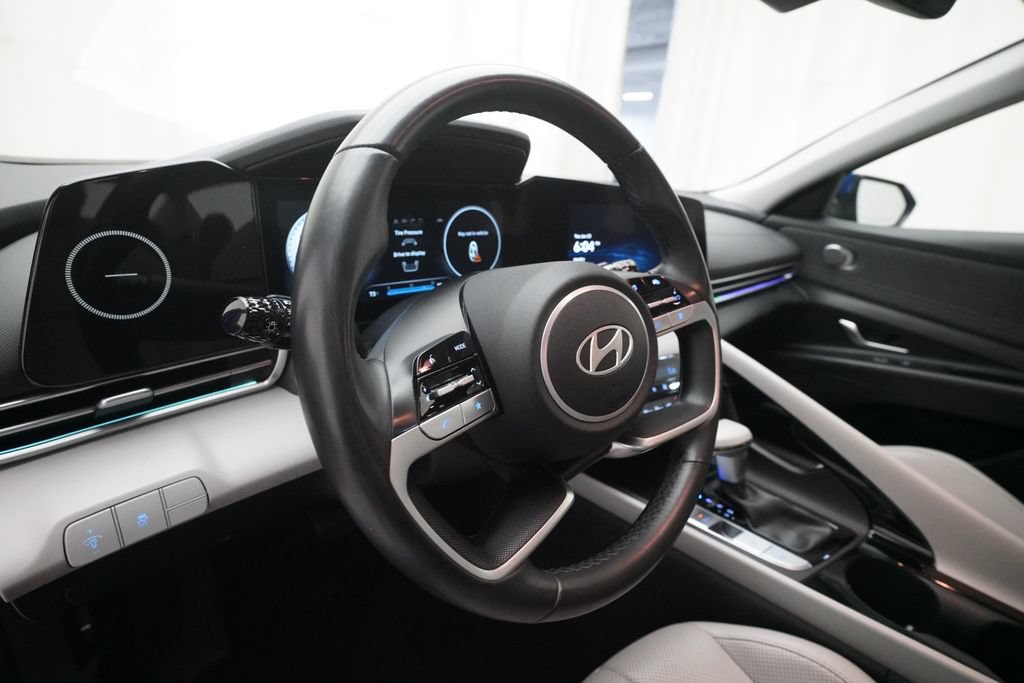 Used 2024 Hyundai Elantra Limited FWD image 8
