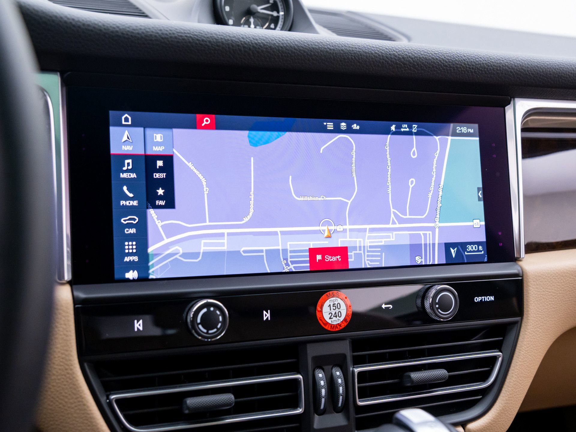 Certified 2025 Porsche Macan image 25