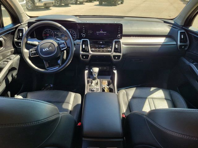 Used 2022 Kia Sorento S image 16