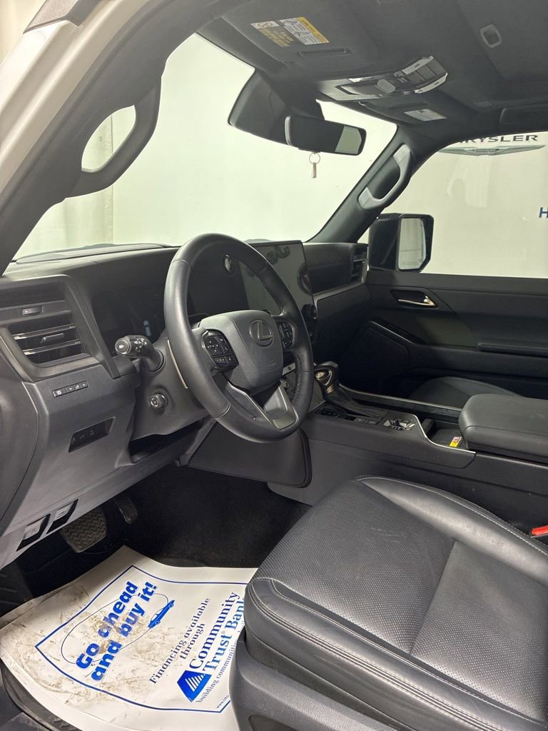 Used 2024 Lexus GX 550 AWD/4WD image 15