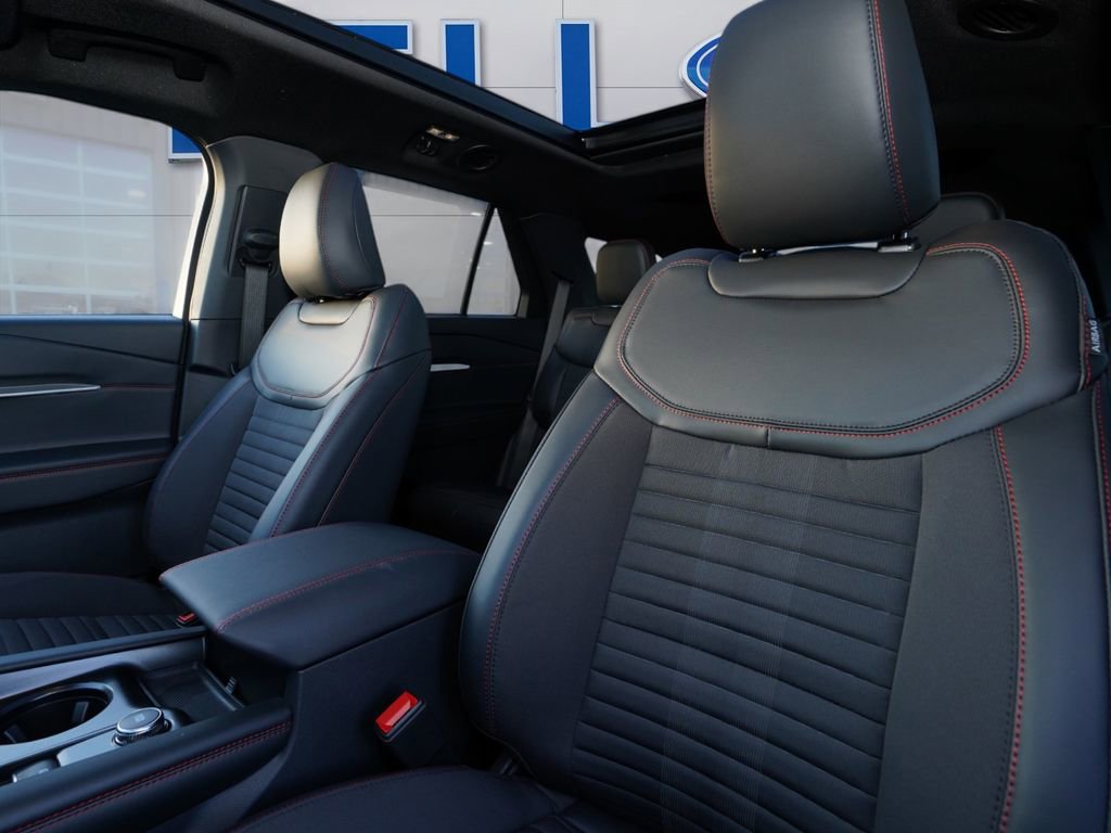 New 2026 Ford Explorer ST-Line w/ ST-Line Street Pack image 12