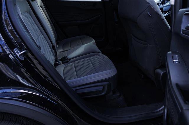 Used 2022 Ford Escape SE image 25