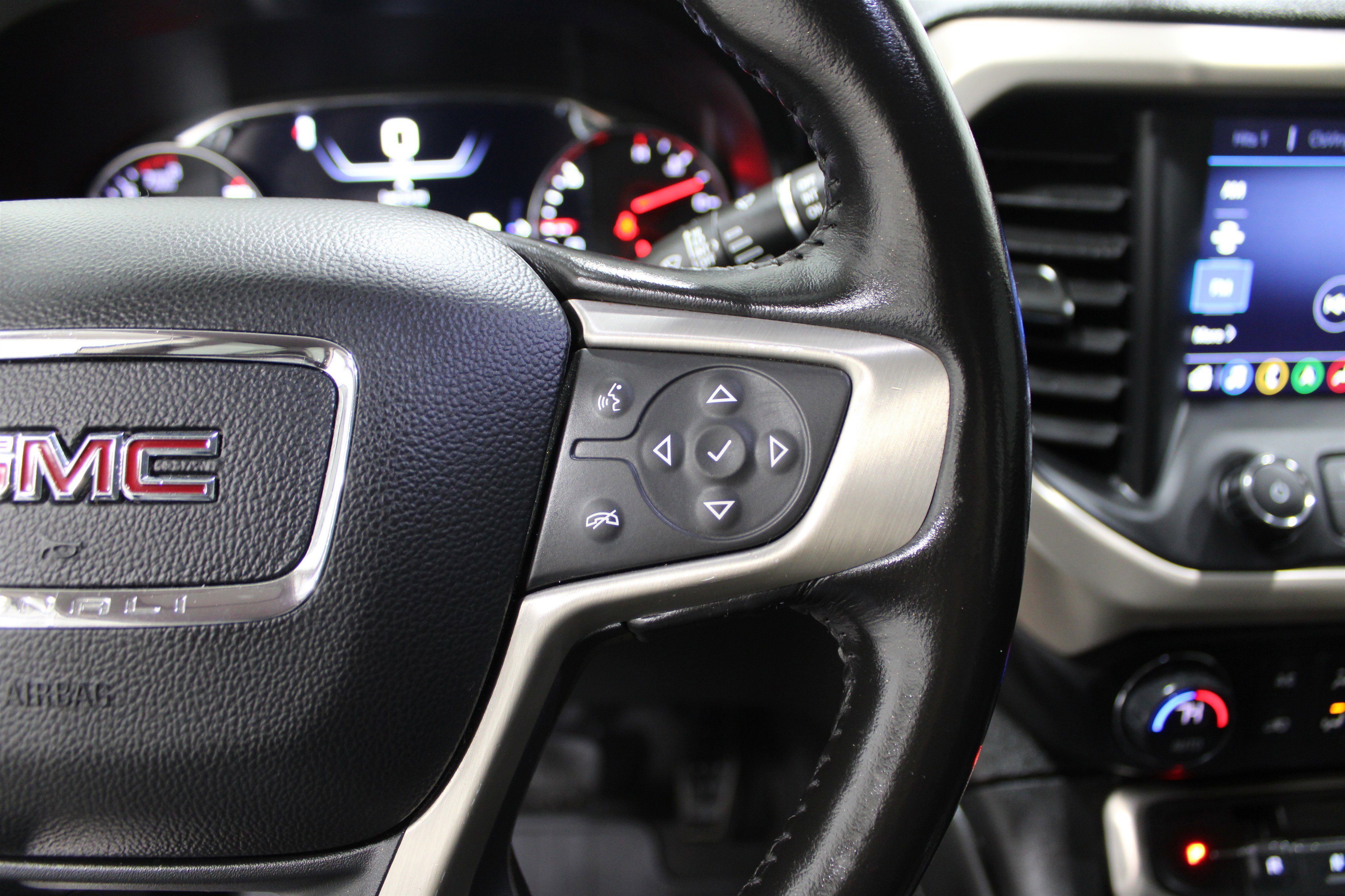 Used 2020 GMC Acadia Denali w/ Trailering Package image 14