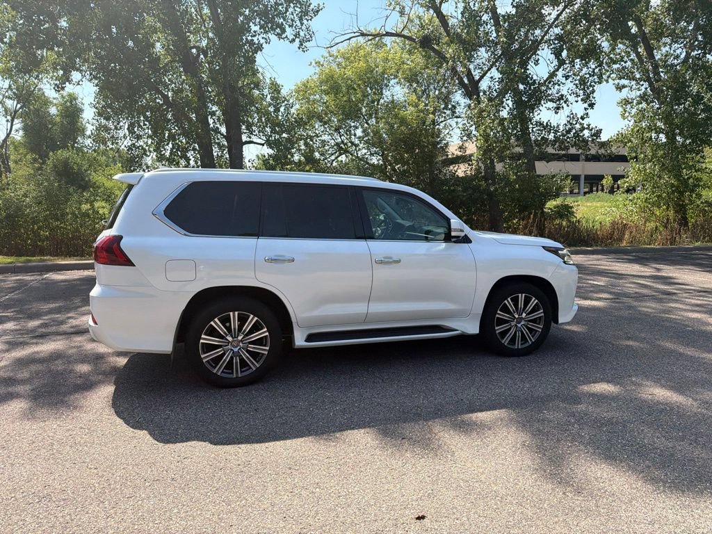 Used 2016 Lexus LX 570 4WD w/ Luxury Package image 22