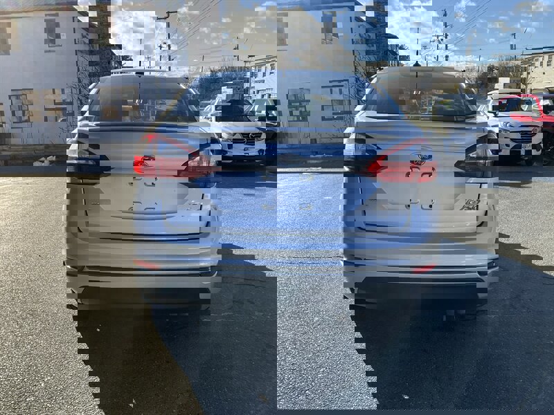 Used 2016 Ford Fiesta SE w/ Equipment Group 201A image 6