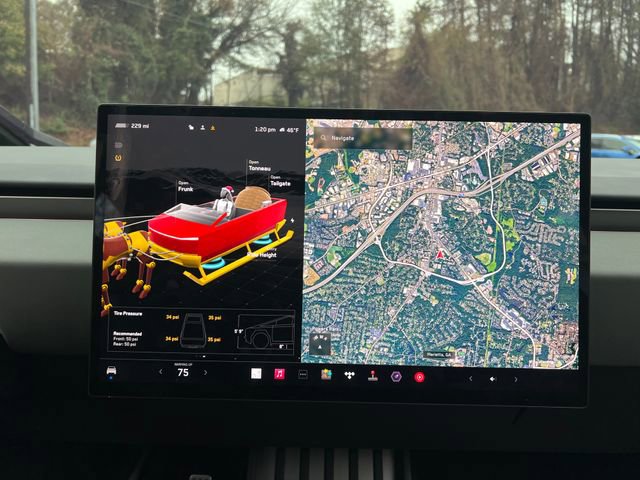 Used 2024 Tesla Cybertruck AWD Crew Cab image 33