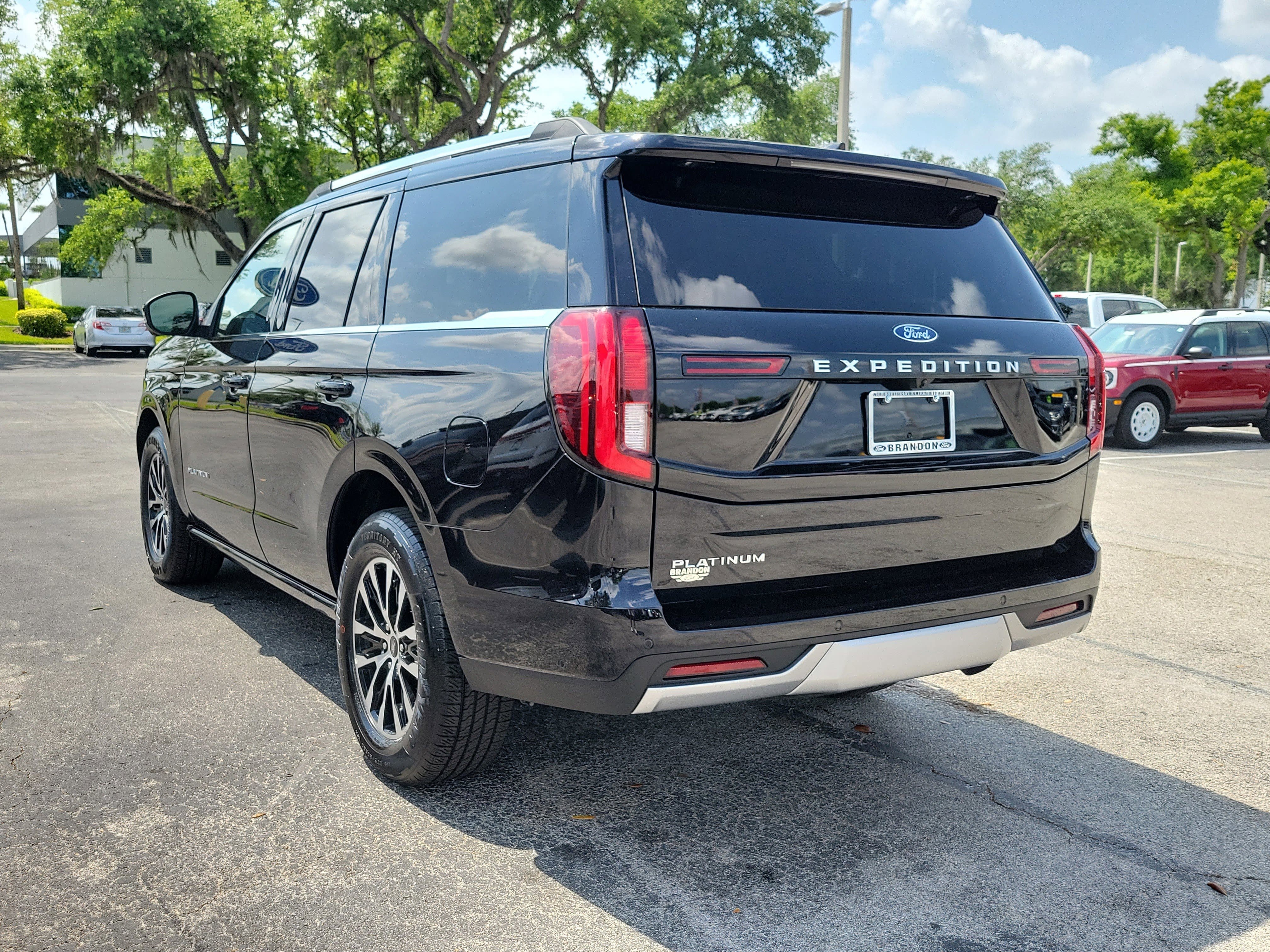 Certified 2025 Ford Expedition Platinum AWD/4WD image 7