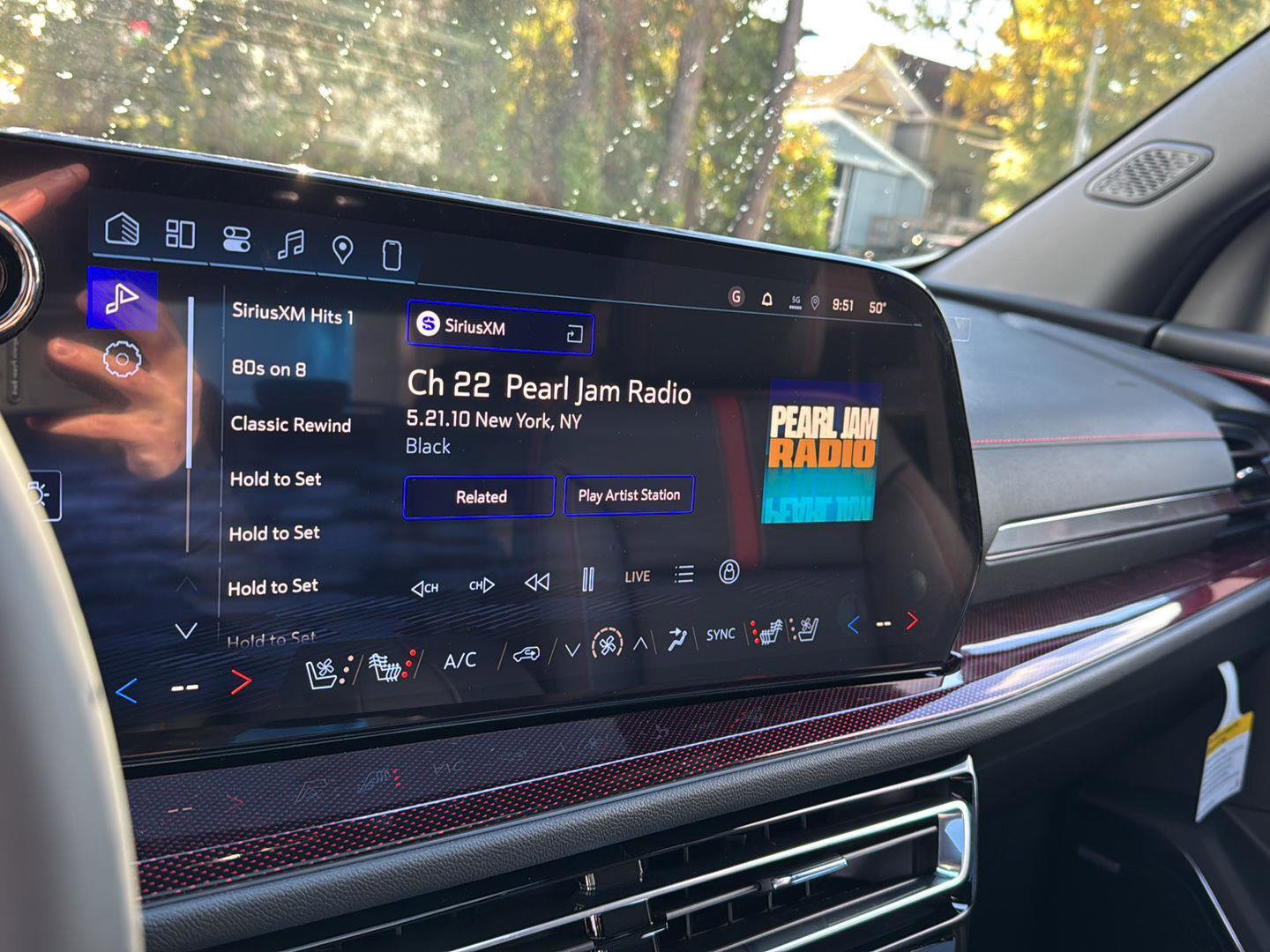 New 2026 Chevrolet Traverse RS image 21