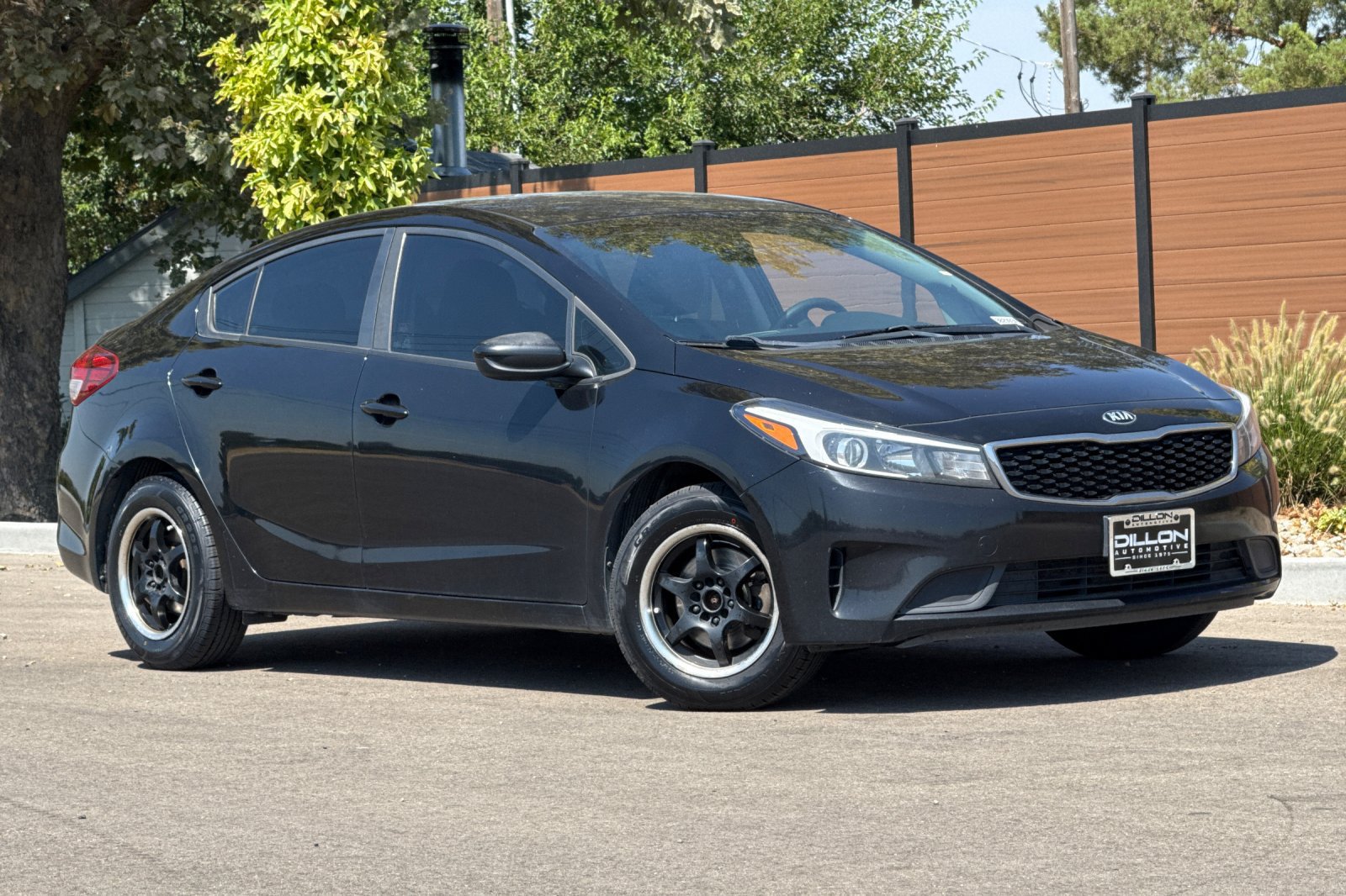Used 2017 Kia Forte LX FWD image 2