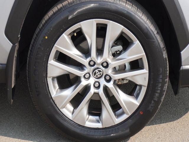 Used 2024 Toyota RAV4 XLE Premium w/ Weather Package AWD/4WD image 5
