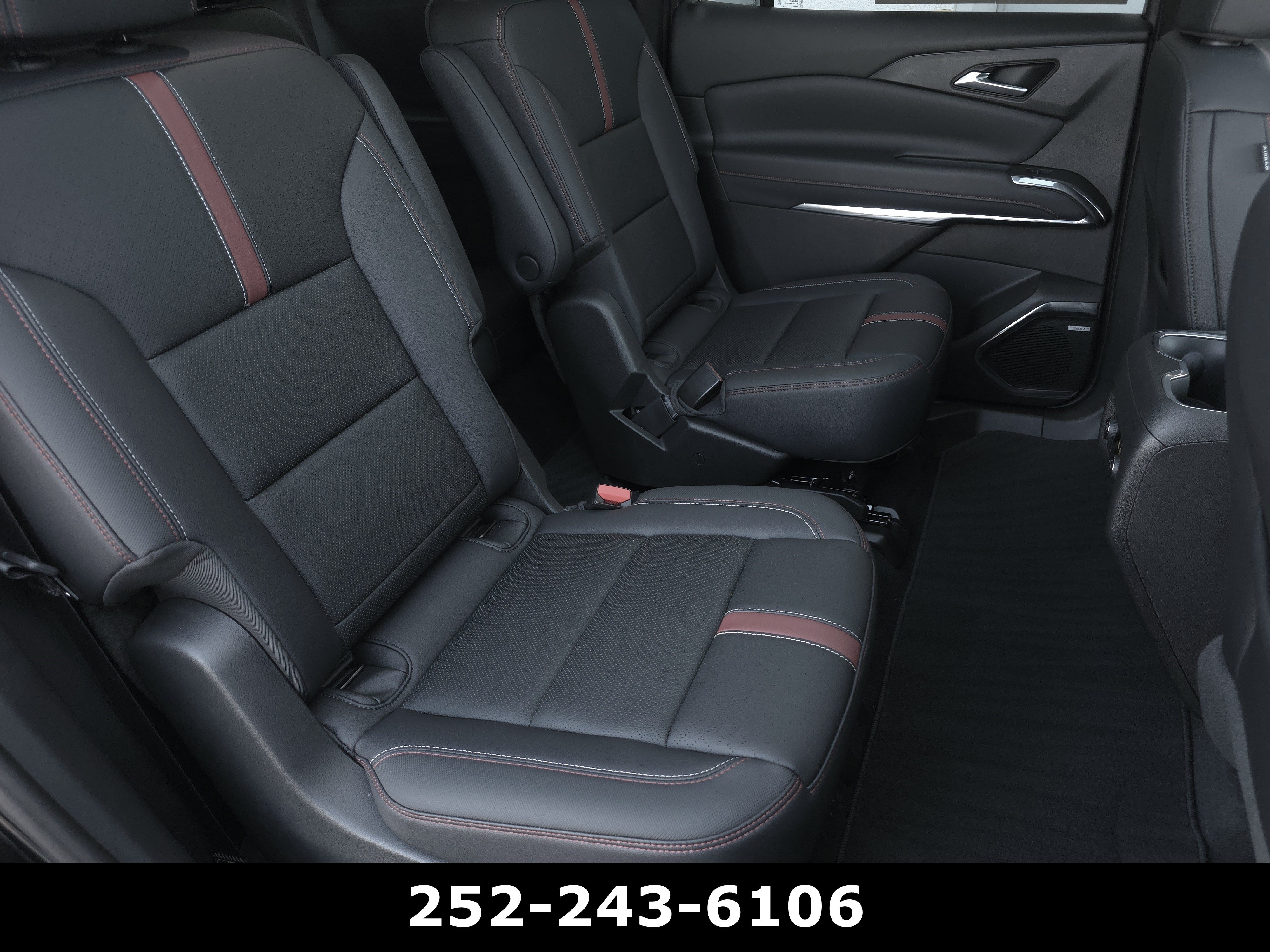 Used 2026 Chevrolet Traverse RS FWD image 46