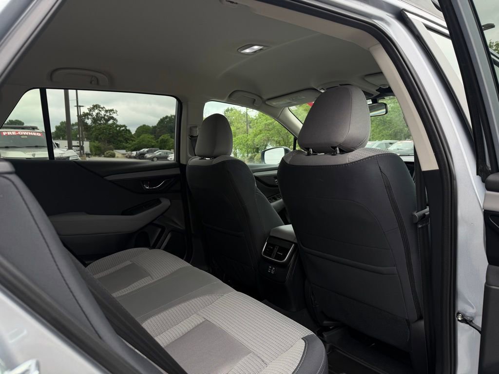 Used 2025 Subaru Outback Premium AWD/4WD image 25