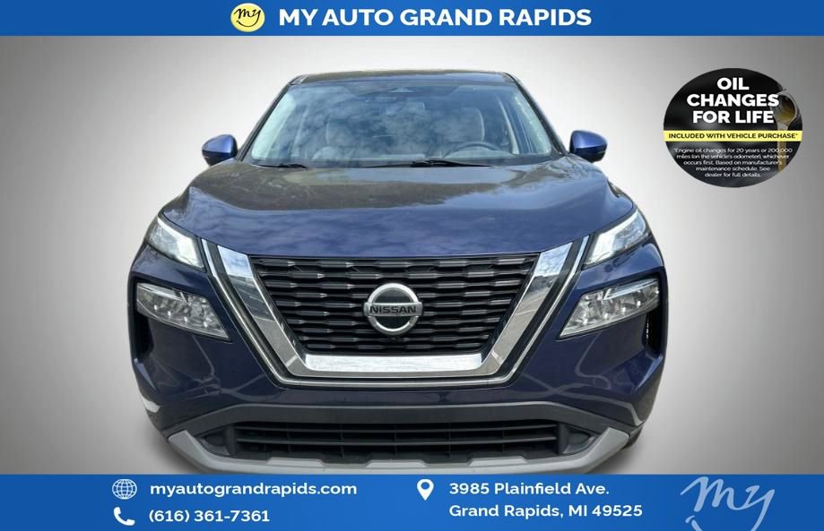 Used 2021 Nissan Rogue SV image 3