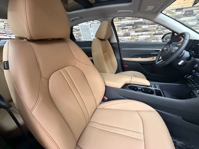 Used 2025 Hyundai Sonata Limited FWD image 17
