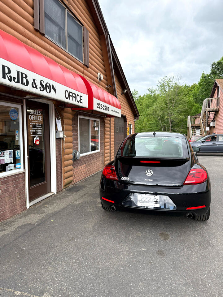 Used 2013 Volkswagen Beetle 2.0T image 3