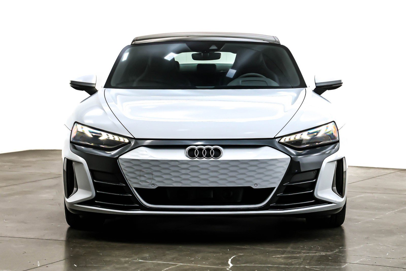 Used 2024 Audi e-tron GT Premium Plus image 3