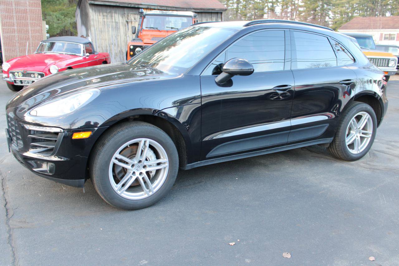 Used 2017 Porsche Macan S image 2