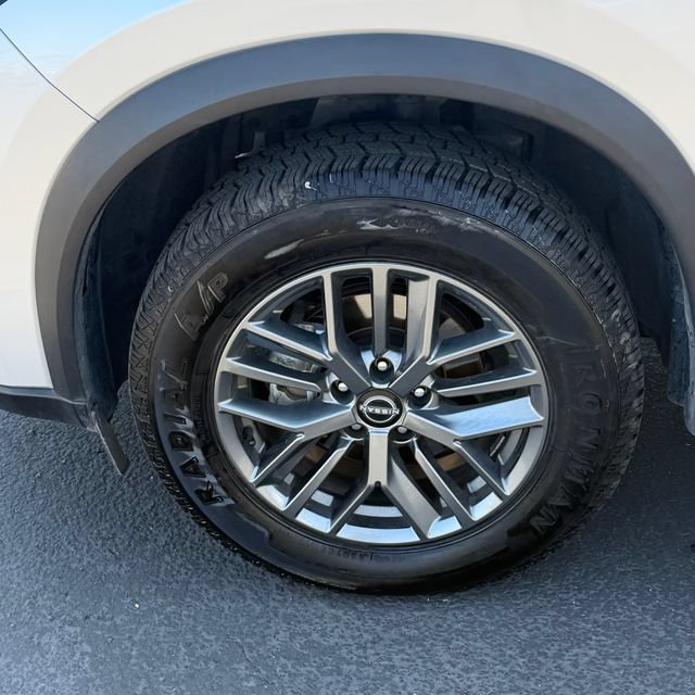 Used 2024 Nissan Rogue S FWD image 11