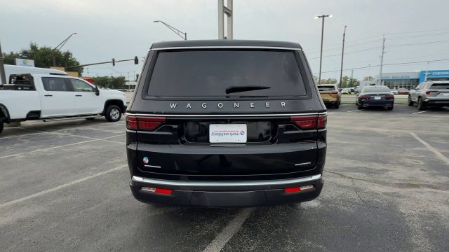 Used 2022 Jeep Wagoneer Series III w/ Premium Group I AWD/4WD image 7