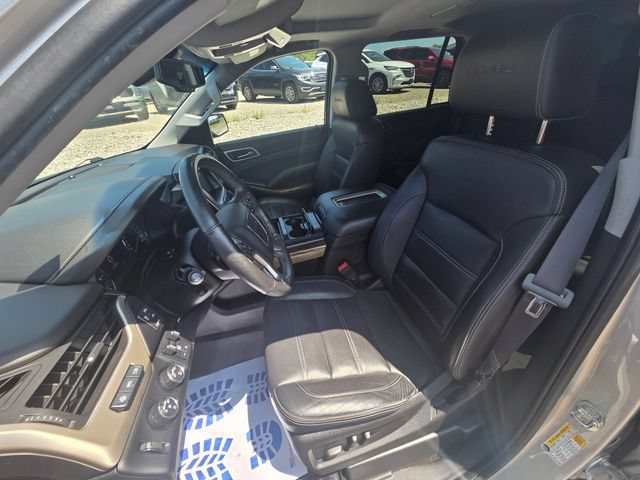 Used 2017 GMC Yukon Denali w/ Open Road Package AWD/4WD image 18