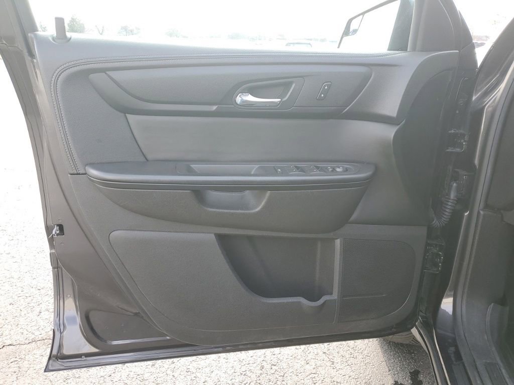 Used 2014 GMC Acadia SLE image 30