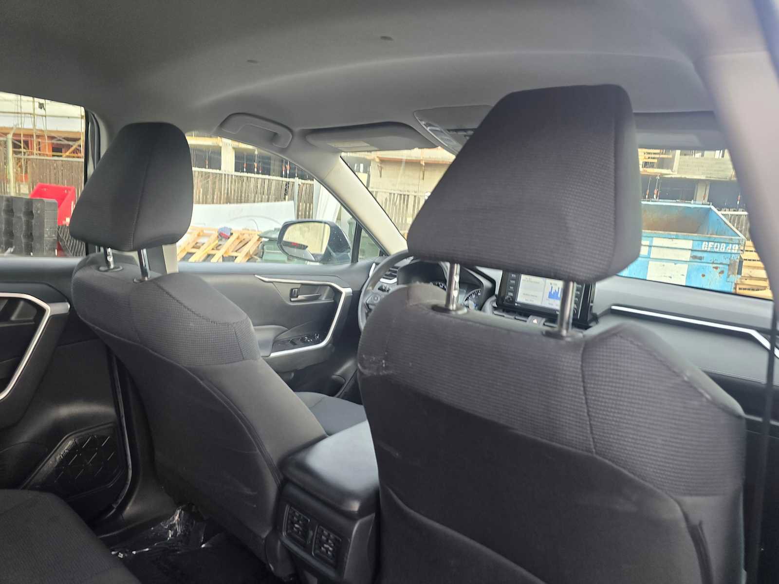 Used 2021 Toyota RAV4 LE image 15