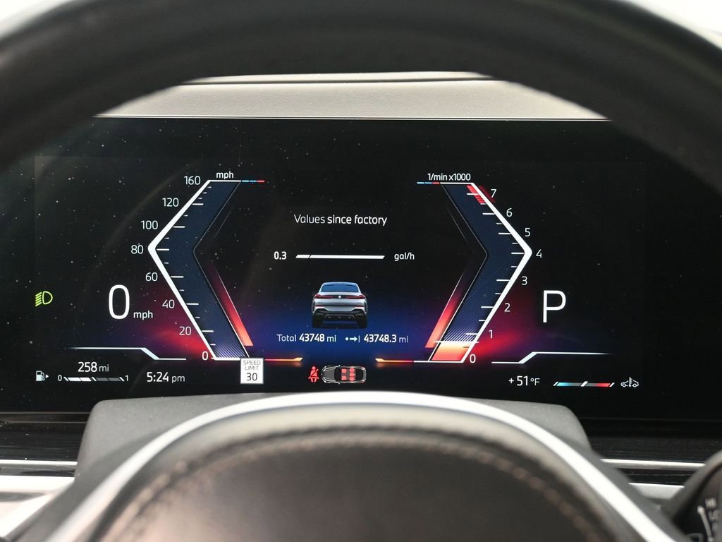 Used 2024 BMW X6 xDrive40i w/ Premium Package image 11