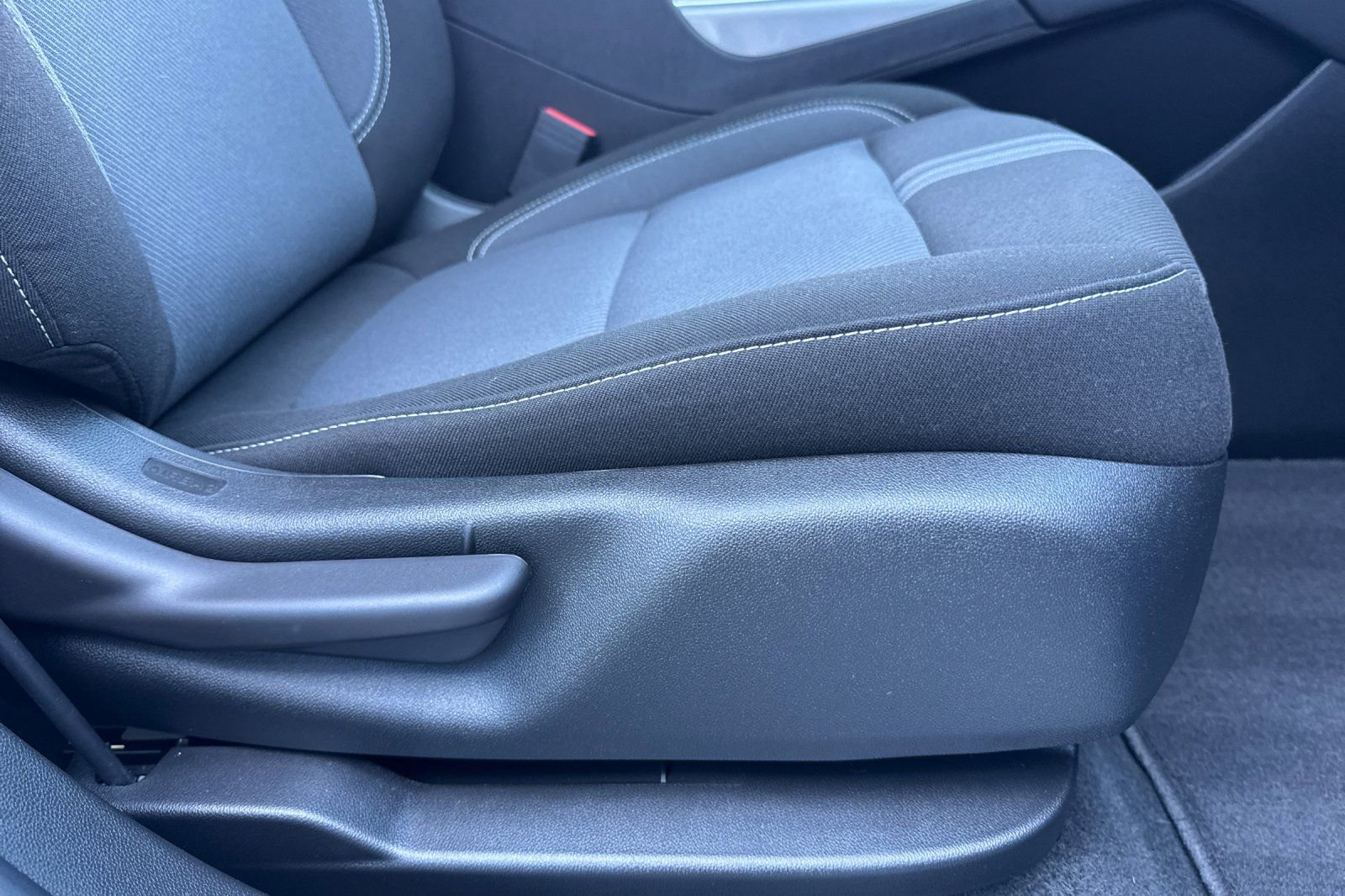 Used 2026 Chevrolet Blazer LT w/ Convenience Package image 23