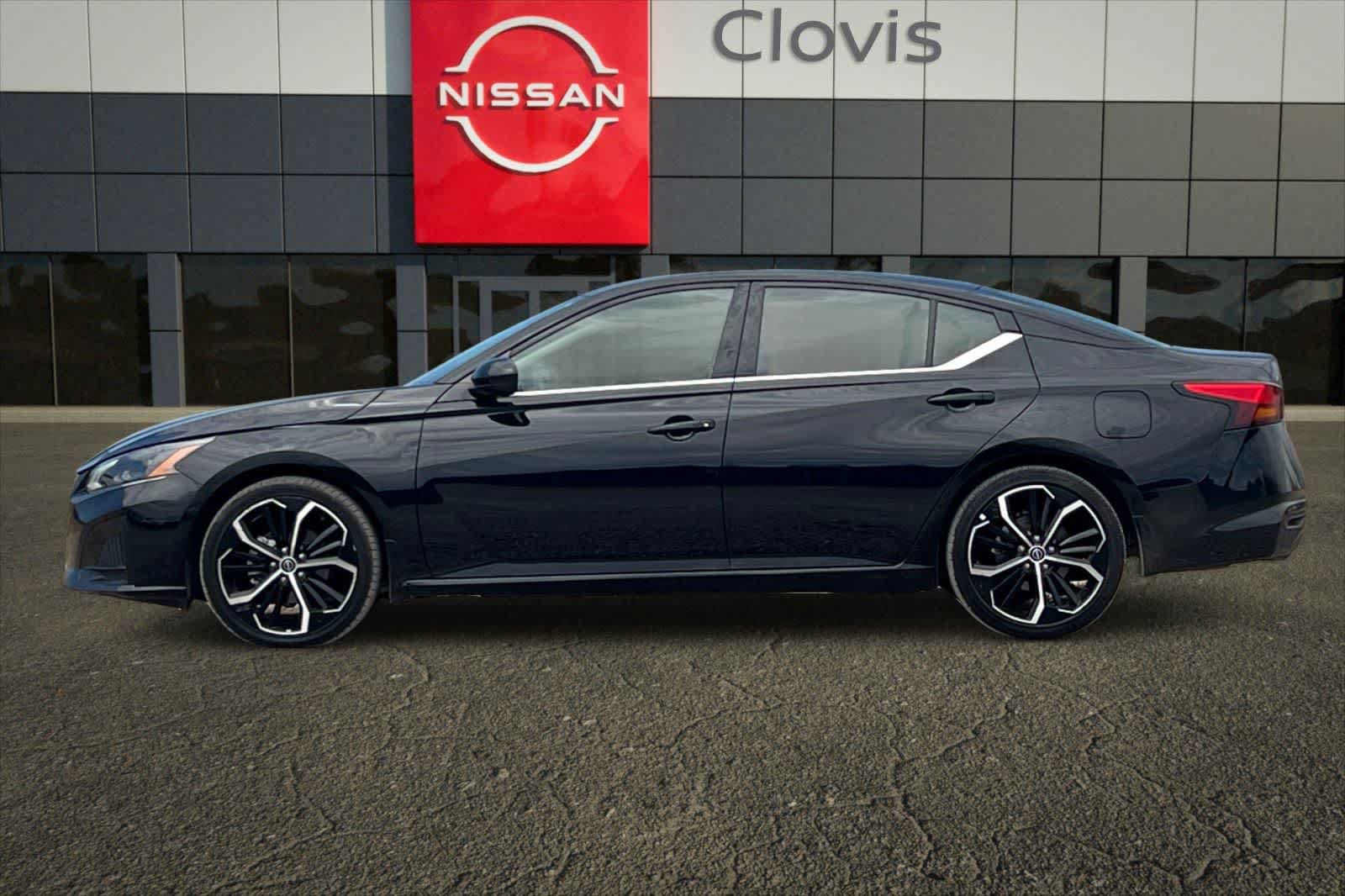 Used 2024 Nissan Altima 2.5 SR FWD image 6