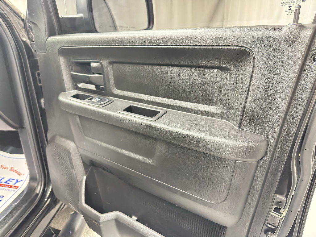Used 2018 RAM 1500 Express w/ Express Value Package AWD/4WD image 21