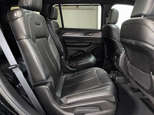 Used 2024 Jeep Grand Cherokee L Limited w/ Luxury Tech Group II AWD/4WD image 22