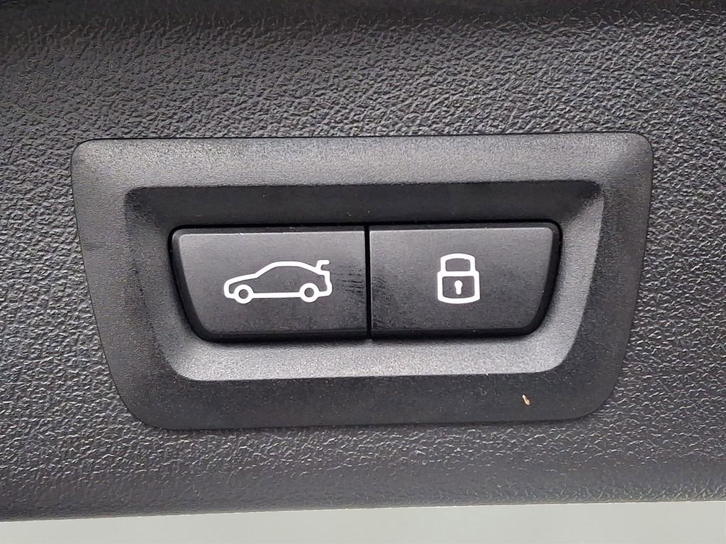 Used 2025 BMW X5 xDrive50e w/ Climate Comfort Package image 30