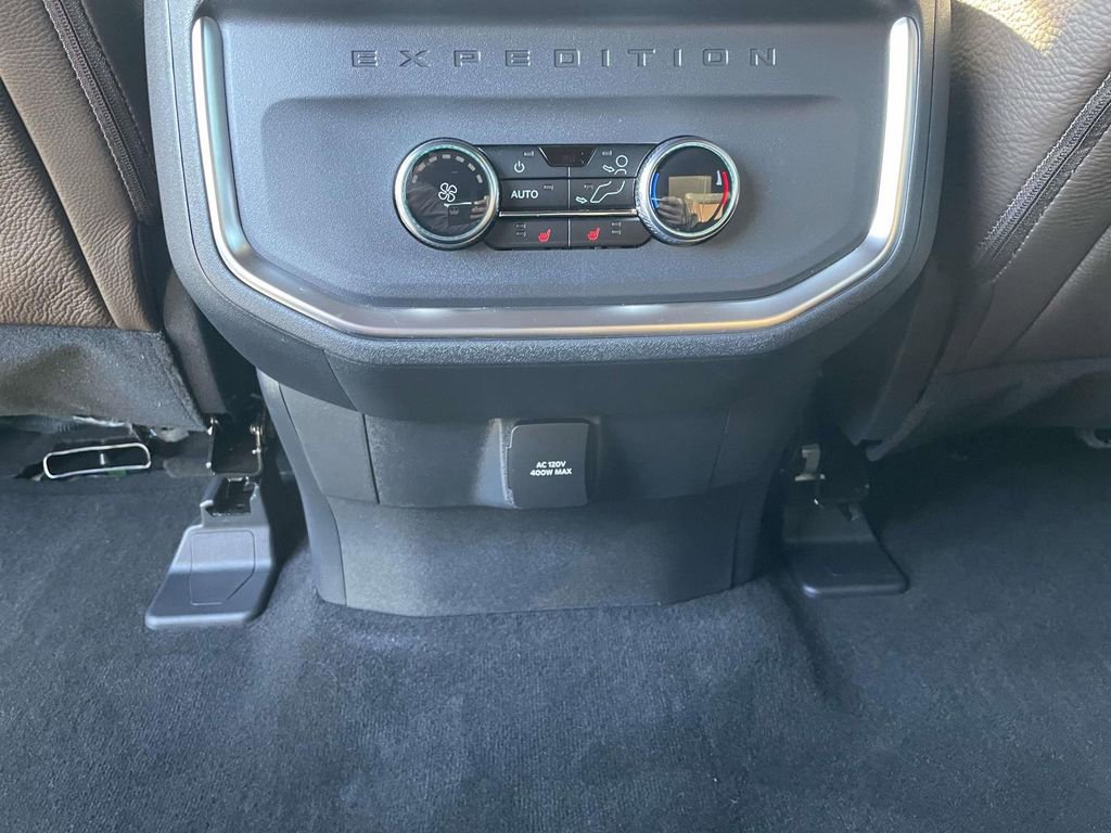 Used 2025 Ford Expedition Max King Ranch image 14