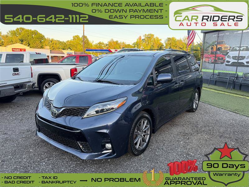 Used 2018 Toyota Sienna SE Premium w/ Carpet Mat Package FWD image 1