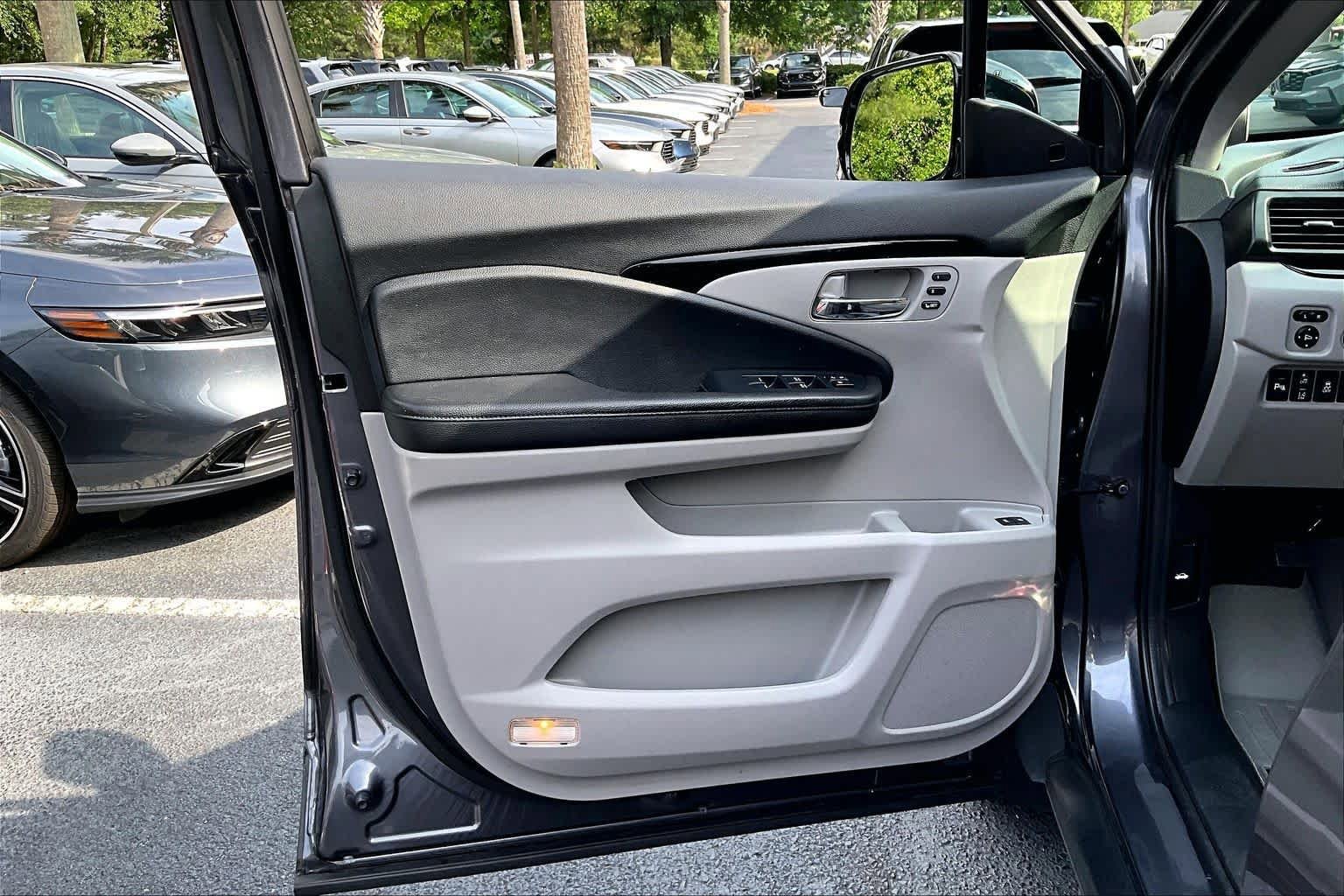 Used 2020 Honda Pilot Touring image 22
