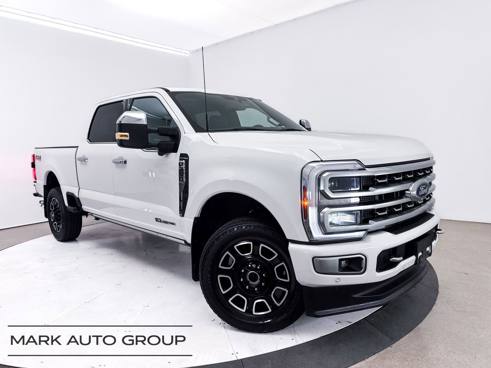 Used 2024 Ford F350 Platinum AWD/4WD video 1