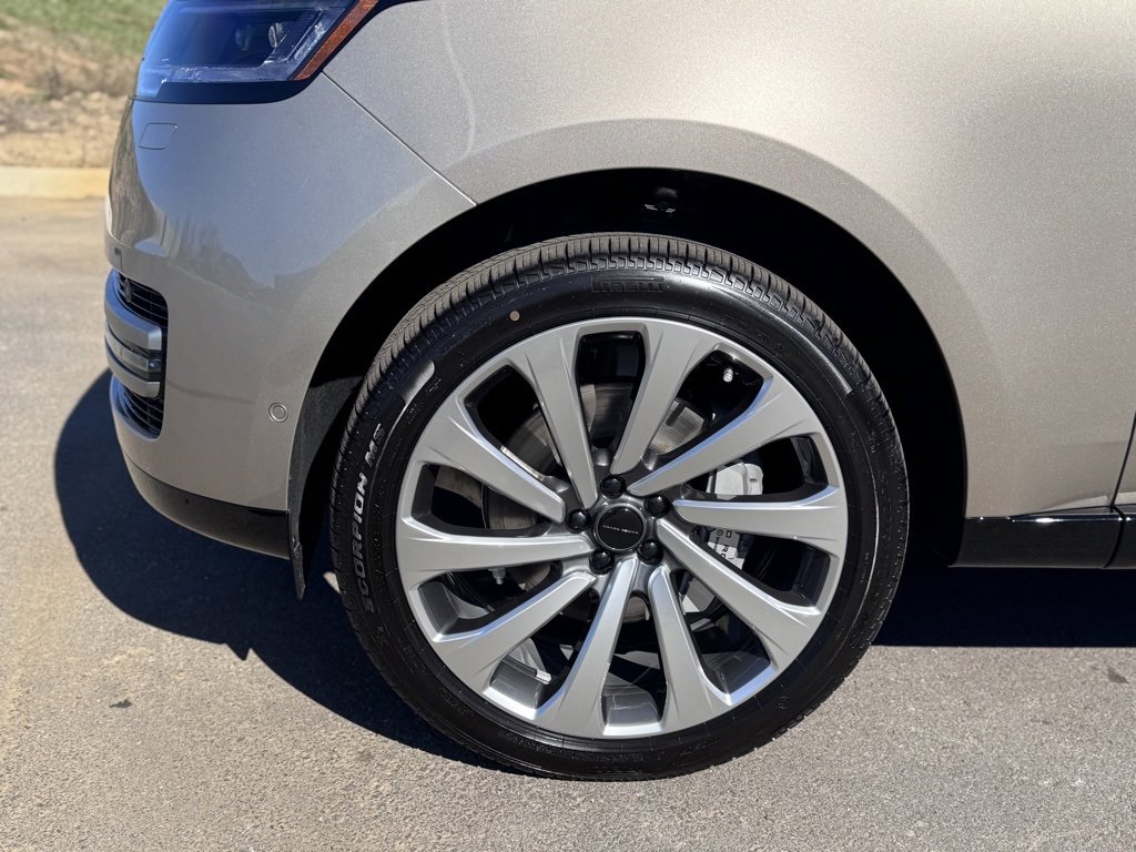 New 2026 Land Rover Range Rover SE image 29
