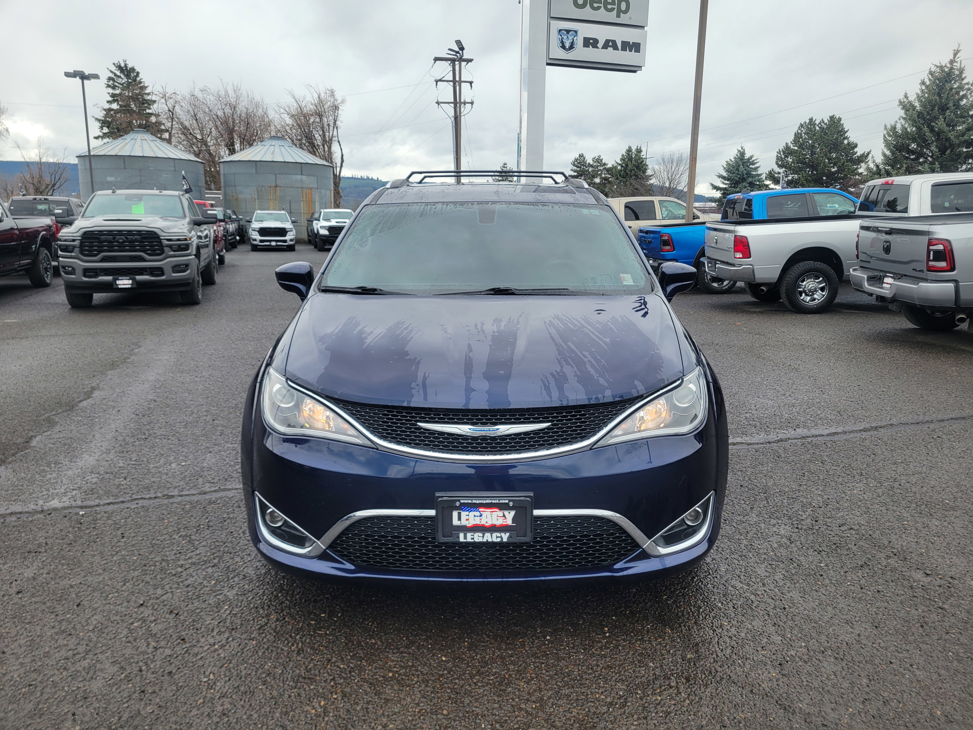 Used 2017 Chrysler Pacifica Touring-L Plus image 16