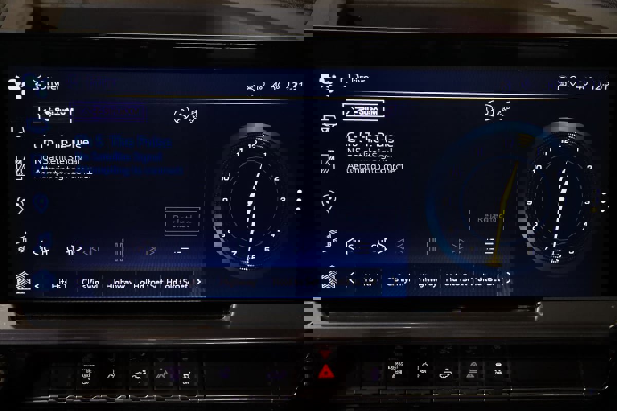 Used 2024 Chevrolet Silverado 2500 LTZ image 46