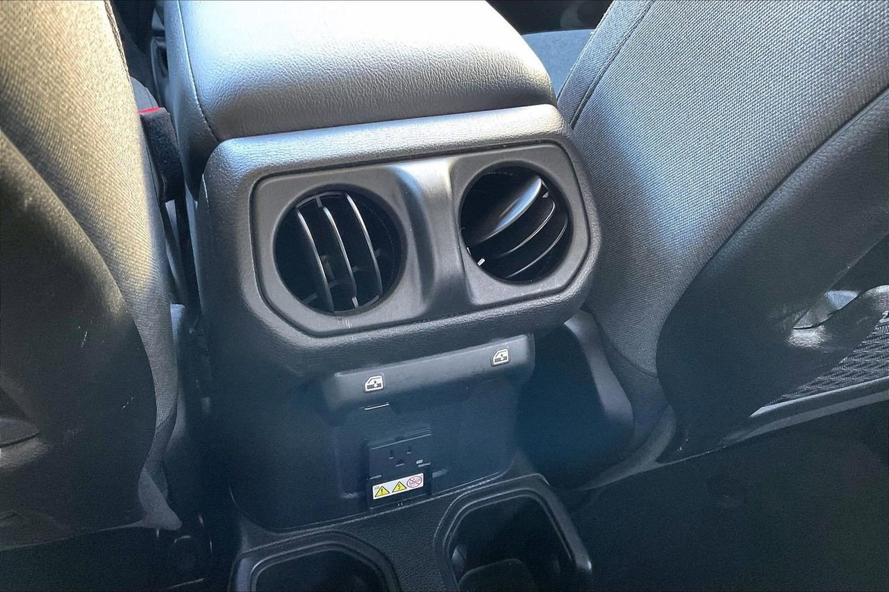 Certified 2025 Jeep Wrangler Unlimited Rubicon image 16