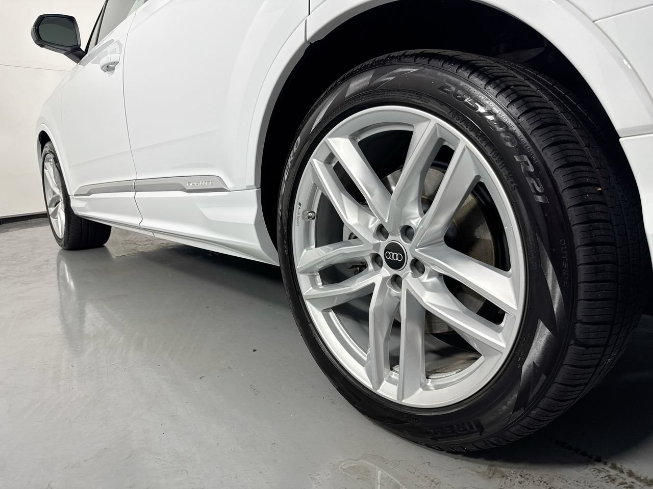 Used 2025 Audi Q7 3.0T Premium Plus w/ Premium Plus Package AWD/4WD image 8