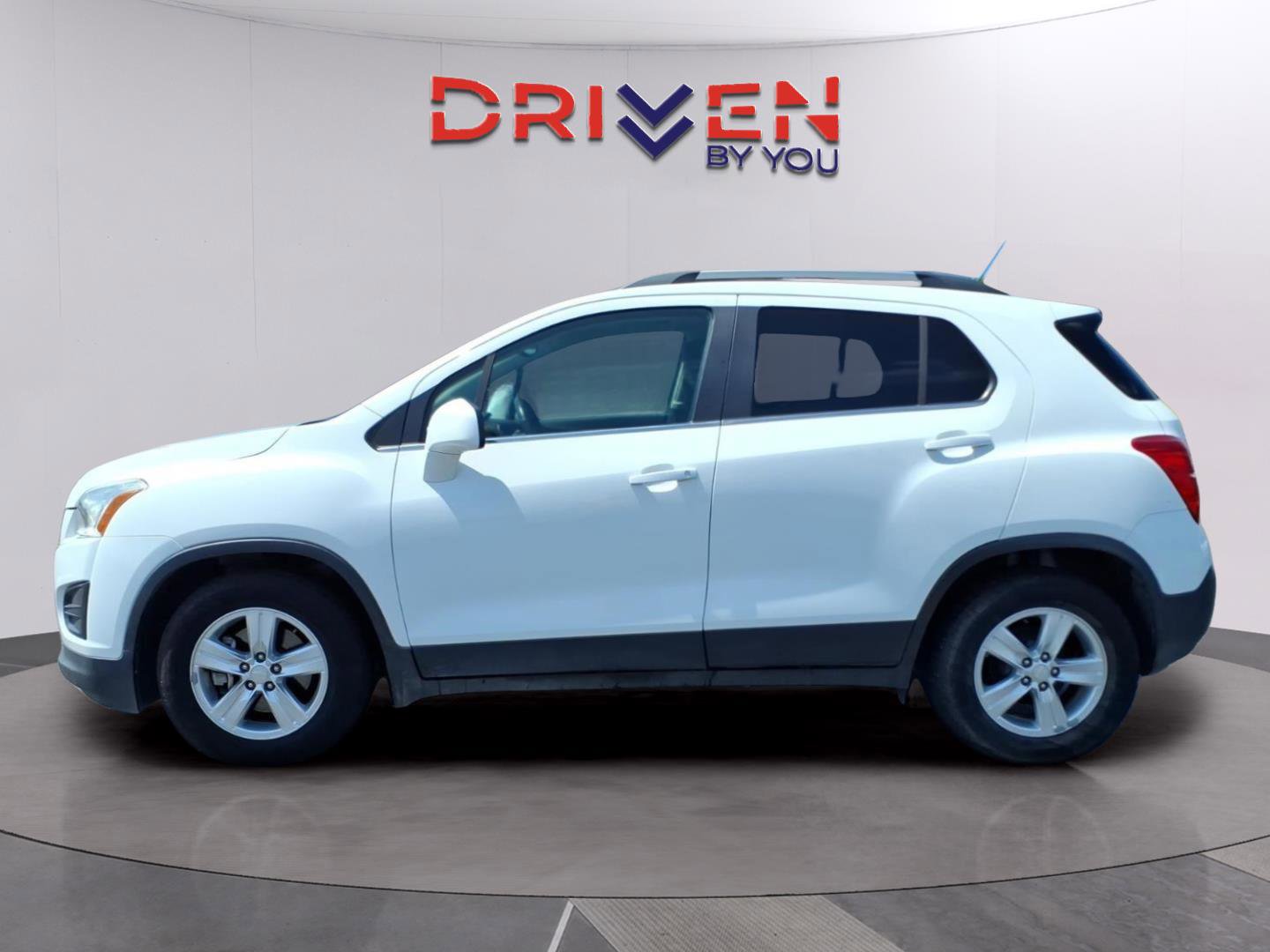 Used 2016 Chevrolet Trax LT w/ LT Convenience Package FWD image 2