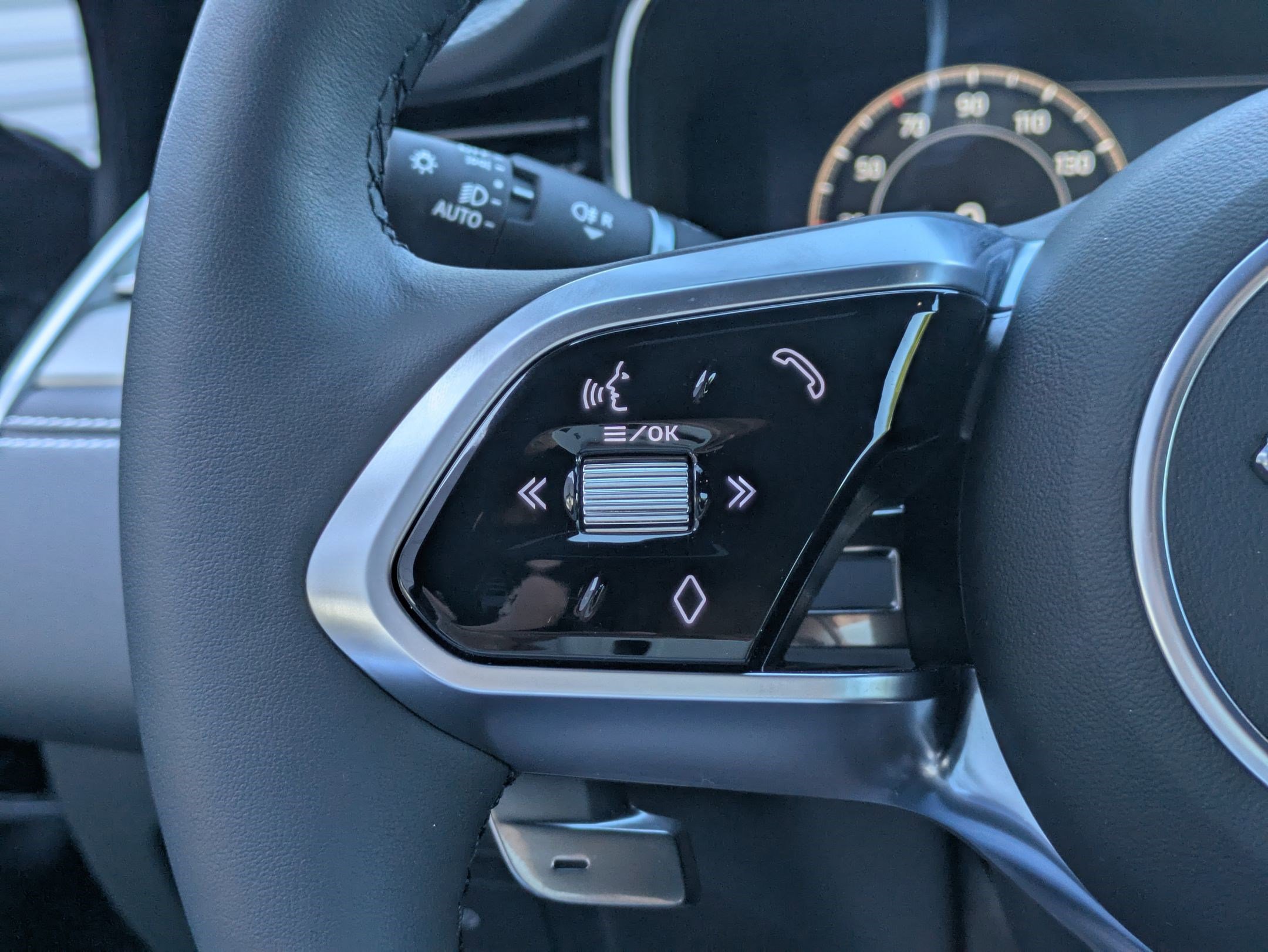 Used 2024 Jaguar XF R-Dynamic SE AWD/4WD image 20